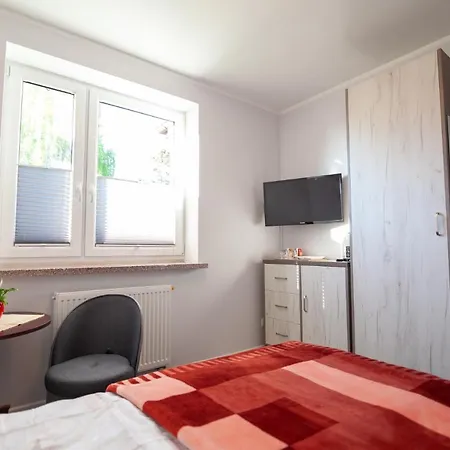 Goscinne Wojtek - 5 Minut Do Plazy *