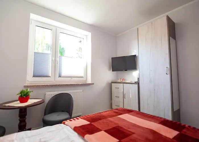 Goscinne Wojtek - 5 Minut Do Plazy *